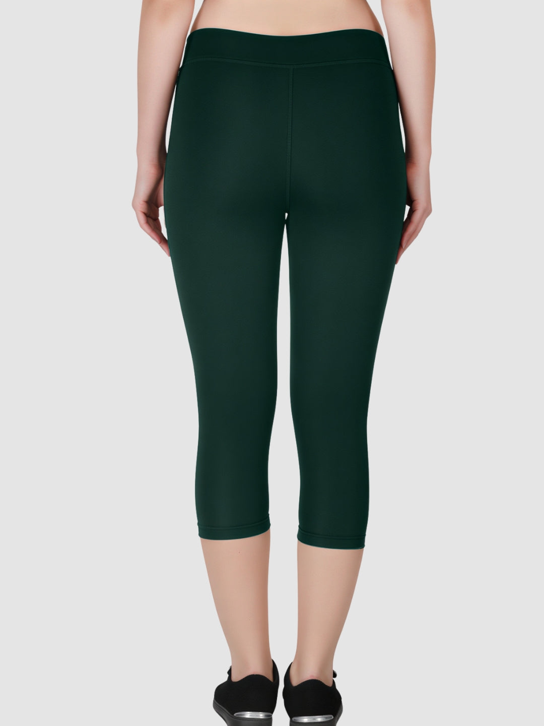 Women Dark Green Solid Skinny Fit Capris - DRYSLIM-BA