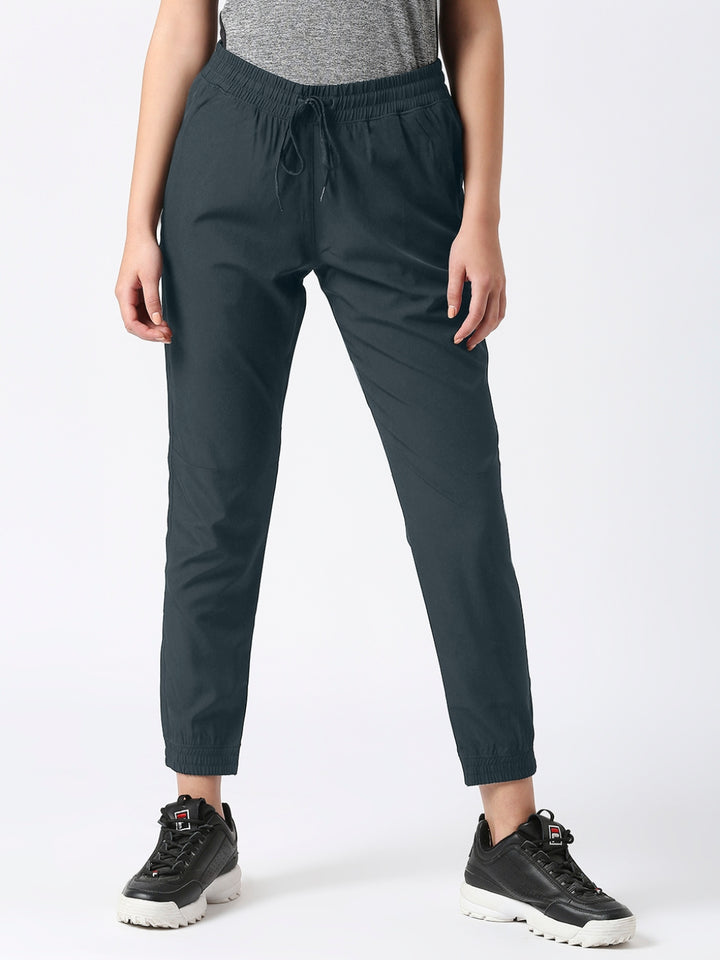 Women Steel Grey Solid Slim Fit Joggers Pant - GROOVER-STG